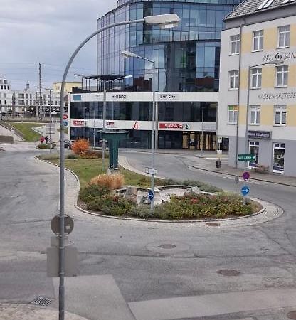 Nina Apartment Wiener Neustadt Esterno foto