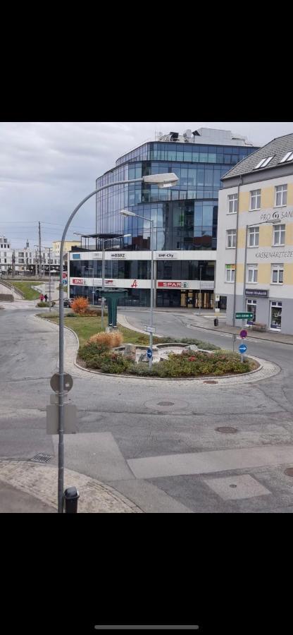 Nina Apartment Wiener Neustadt Esterno foto